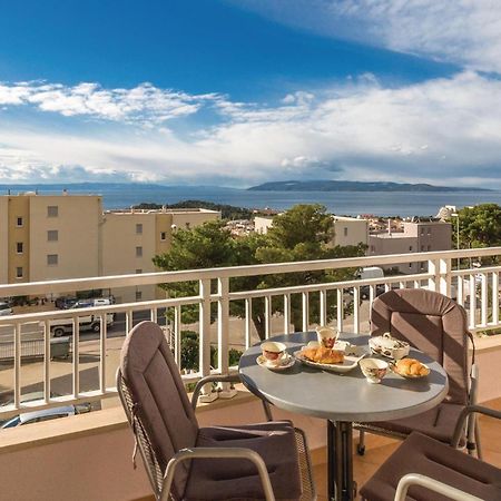 1 Bedroom Stunning Apartment In Makarska Exterior photo